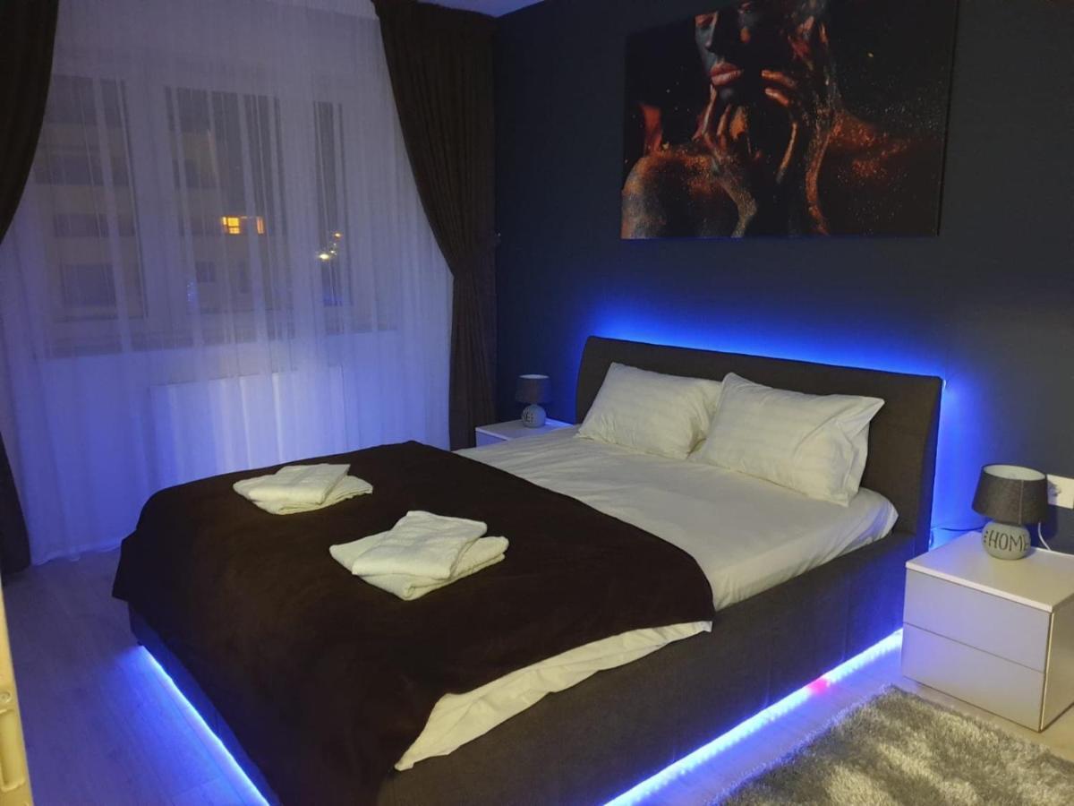 Luxurious Landing Apartment Braşov Esterno foto