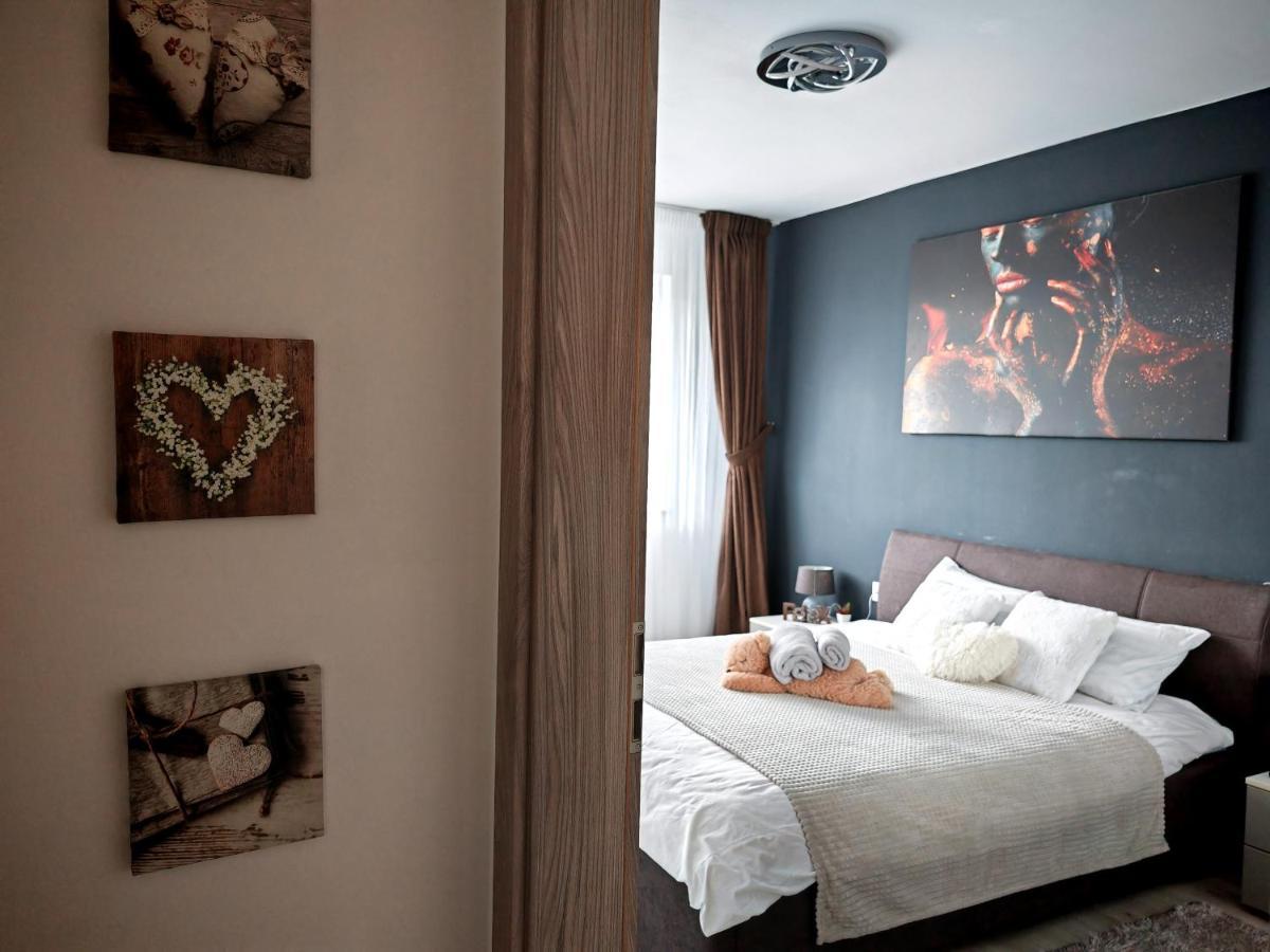 Luxurious Landing Apartment Braşov Esterno foto